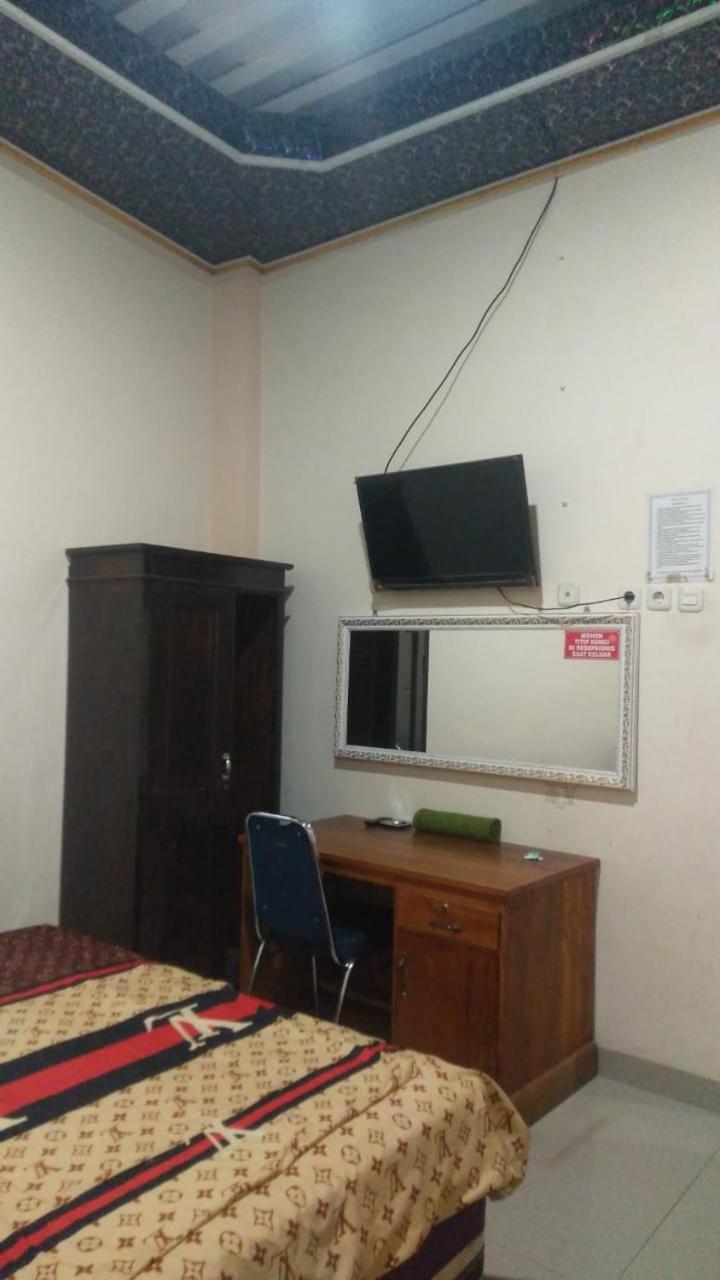 Wisma Reza Palopo Motel Exterior foto