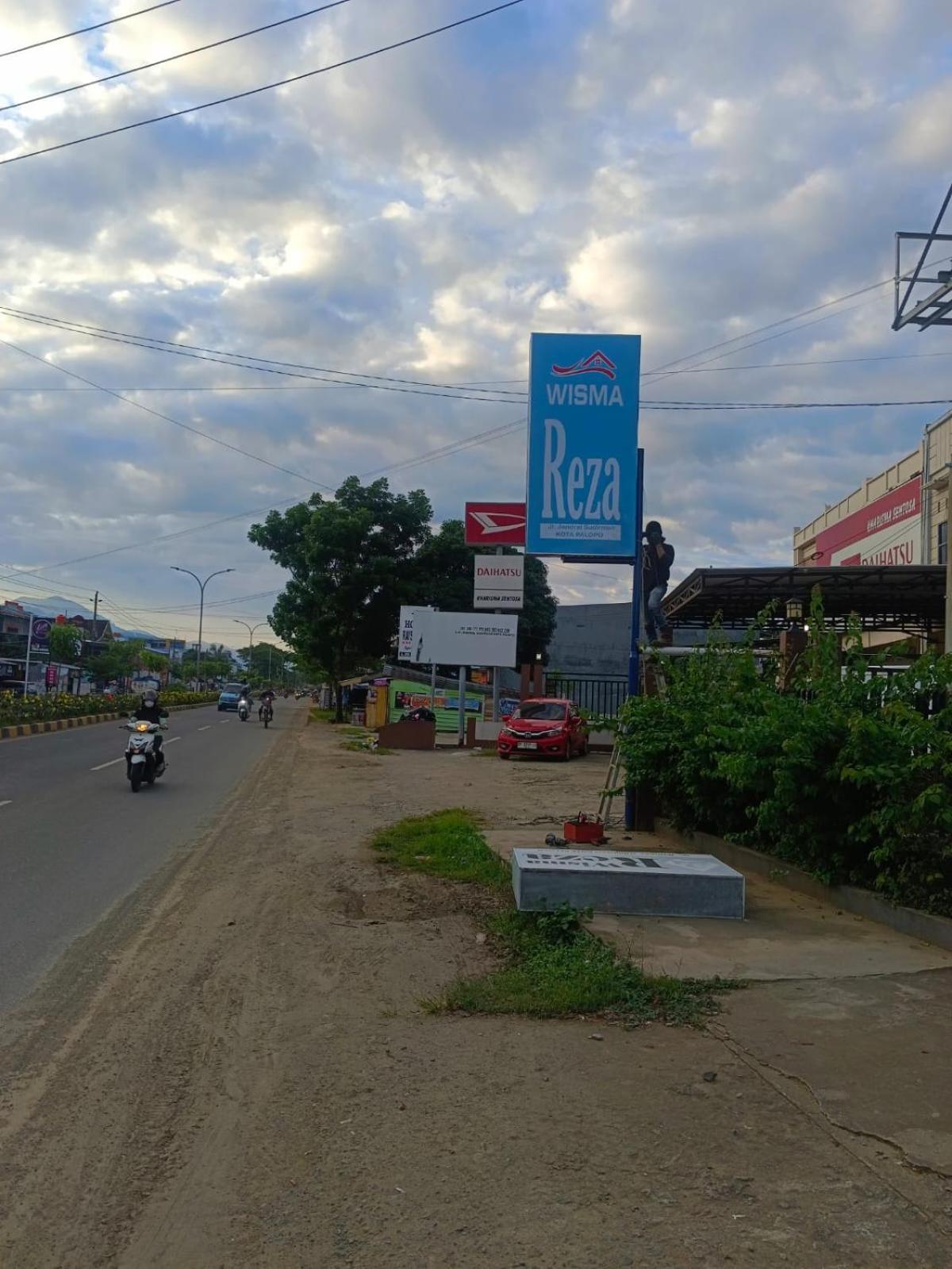 Wisma Reza Palopo Motel Exterior foto